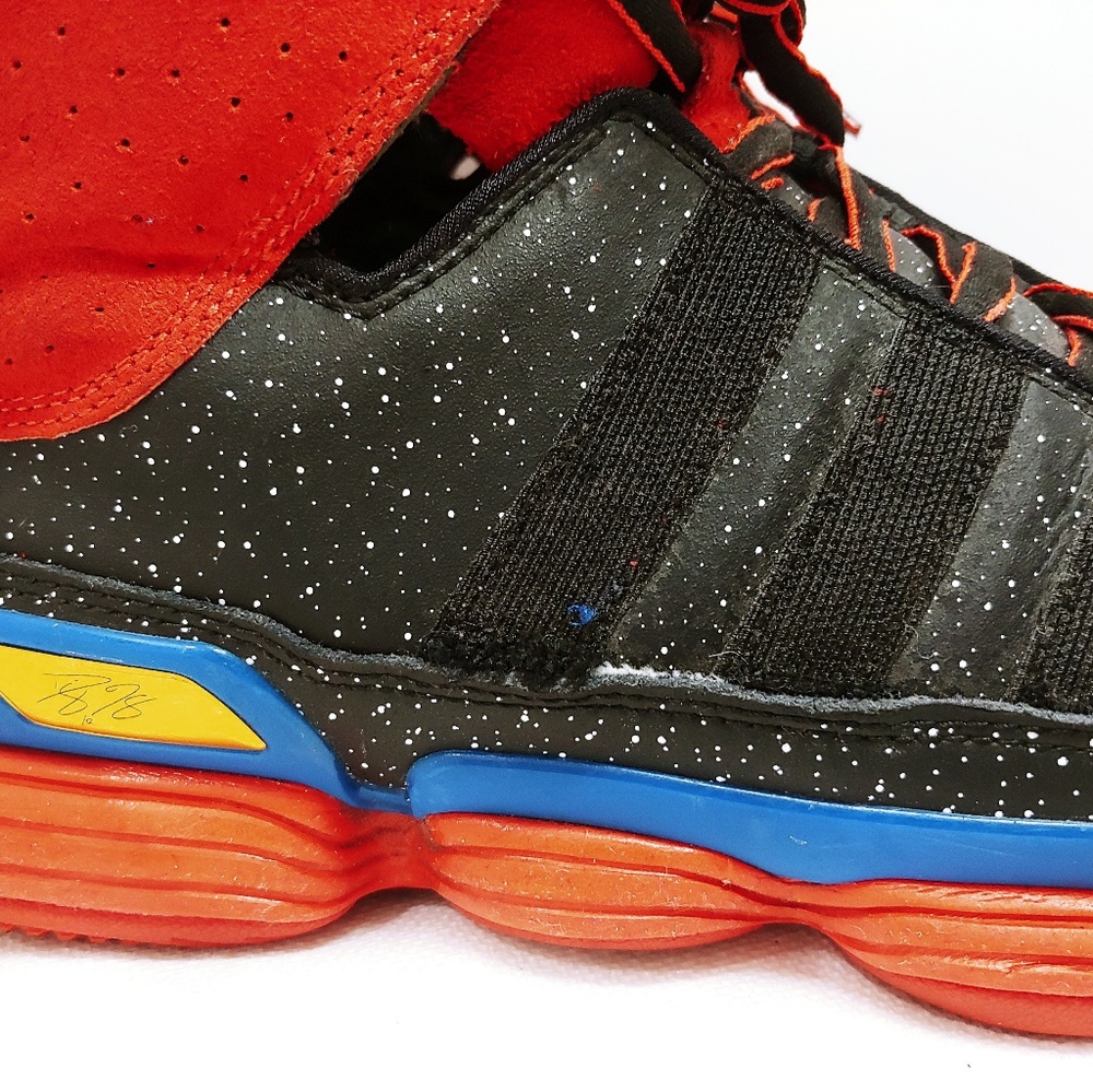 #Sold 2009 Adidas Dwight Howard superman shoes - Picture 3 of 8